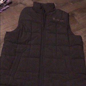 Mens Ariat Vest size small. FITS LIKE A MED/LG
